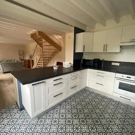 Feriehus Les Roches D'etigues