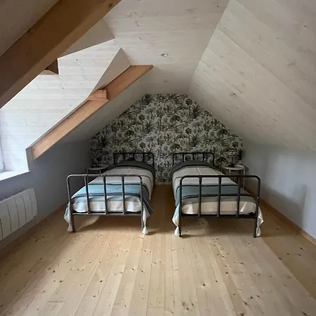 Feriehus Les Roches D'etigues *