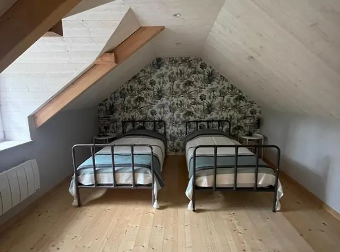 Vakantiehuis Les Roches D'etigues *